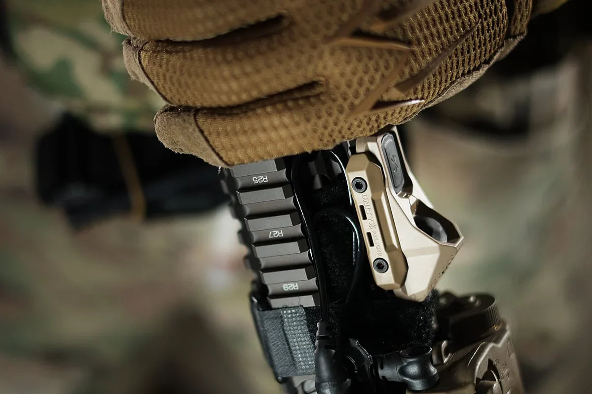 AXON SYNC SureFire / Crane Laser 7 FDE